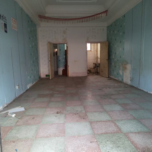 龍山路門市房出租100平方，年租金1萬元