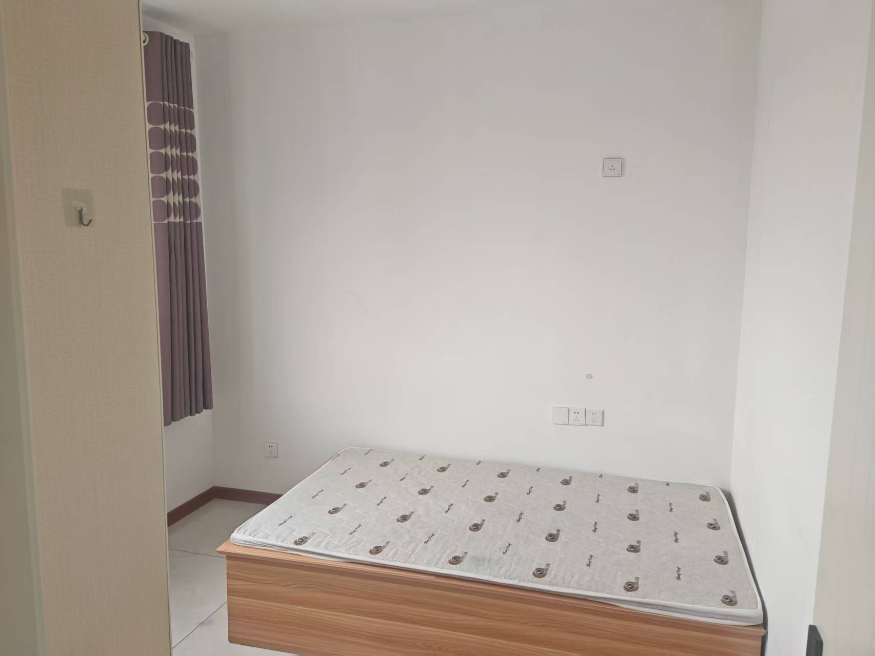 文山書香園70平房屋出租，帶草房，電梯房，家電家具齊全