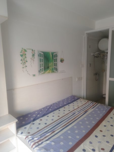 鴻福花園小區(qū)車庫(kù)出租