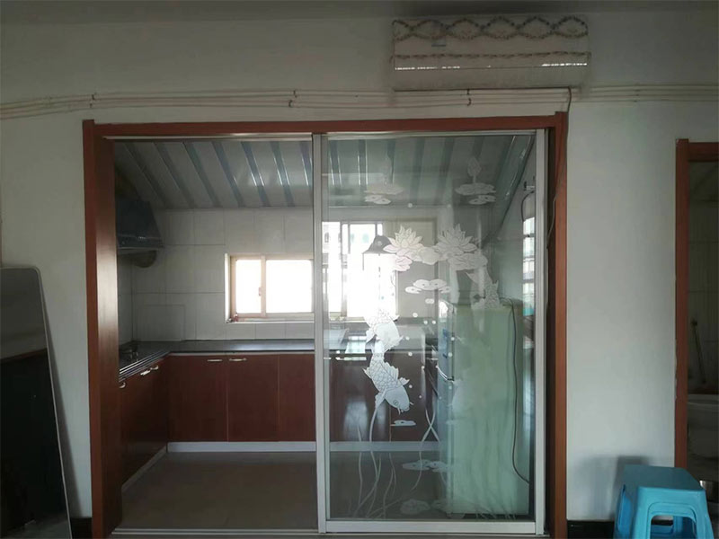 涼水灣鴻?；▓@小區(qū)精裝閣樓出租