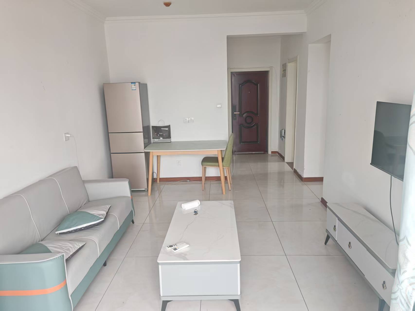 文山書香園70平房屋出租，帶草房，電梯房，家電家具齊全