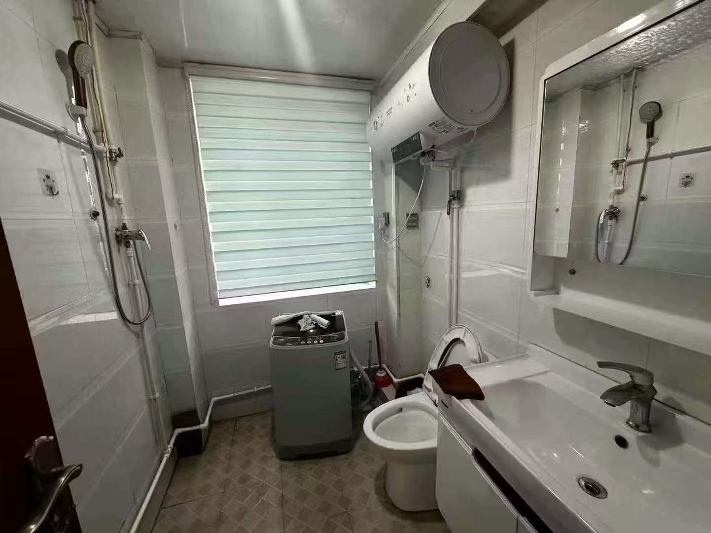 青年樓，住人一樓家電齊全有空調(diào)月租800