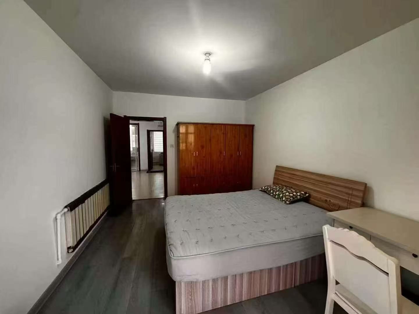 青年樓，住人一樓家電齊全有空調(diào)月租800