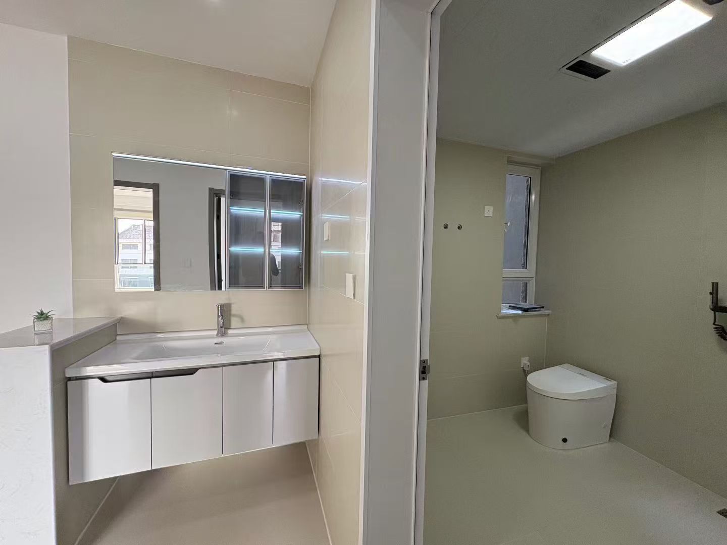 海泰莊園一期電梯好樓層112.56平送草房三室時尚57.8萬 海泰莊園一期電梯好樓層112.56平送草房三室時尚57.8萬