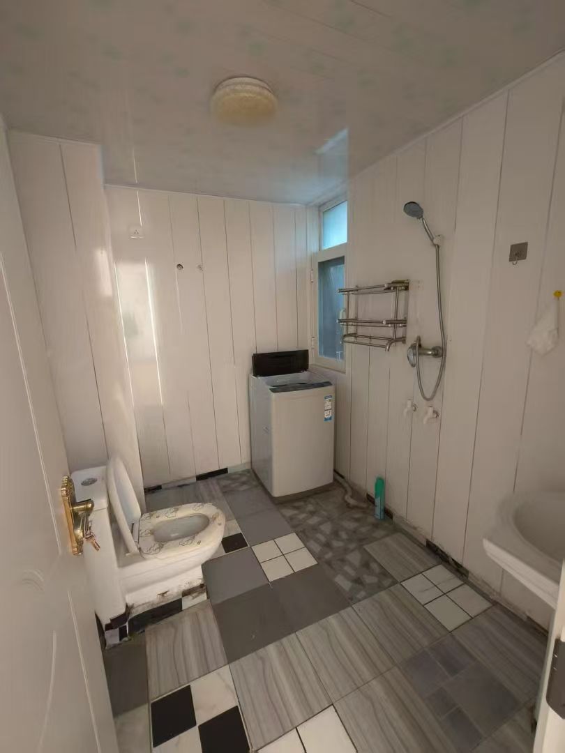 @1200/月，海泰莊園，一樓帶院!