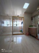 土地局家屬樓秀峰閣小區(qū)電梯149.53平三室兩衛(wèi)71.8萬