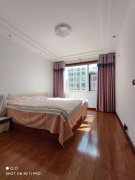 土地局家屬樓秀峰閣小區(qū)電梯149.53平三室兩衛(wèi)71.8萬