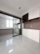 海泰莊園一期小高層住人10樓113.58平 三室精裝53.8