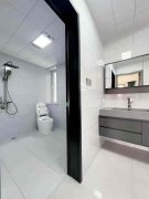 海泰莊園一期小高層住人10樓113.58平 三室精裝53.8