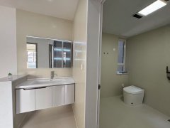 海泰莊園電梯好樓層112.56平送草房簡(jiǎn)約風(fēng)三室57.8萬(wàn)