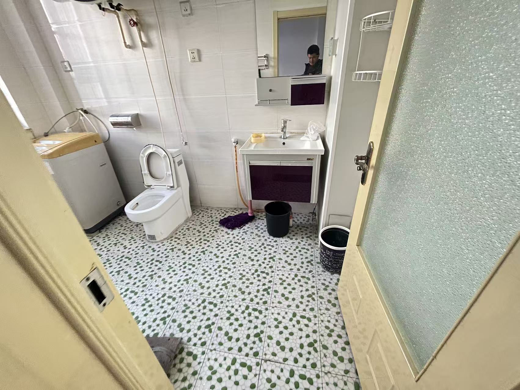 @出租:泰浩華居1000/月，1樓