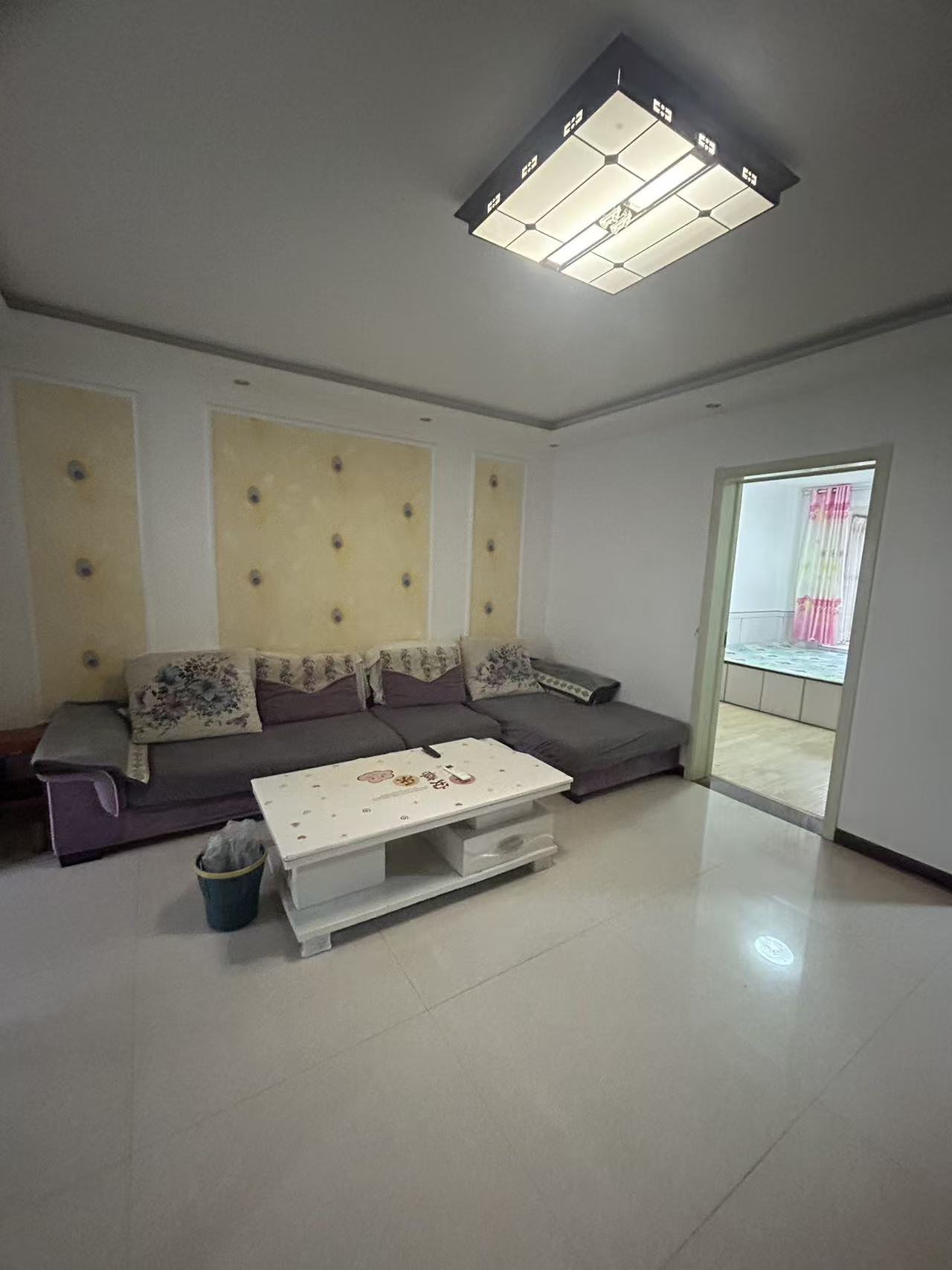 @明鑫花園二期出租，好樓層，800/月