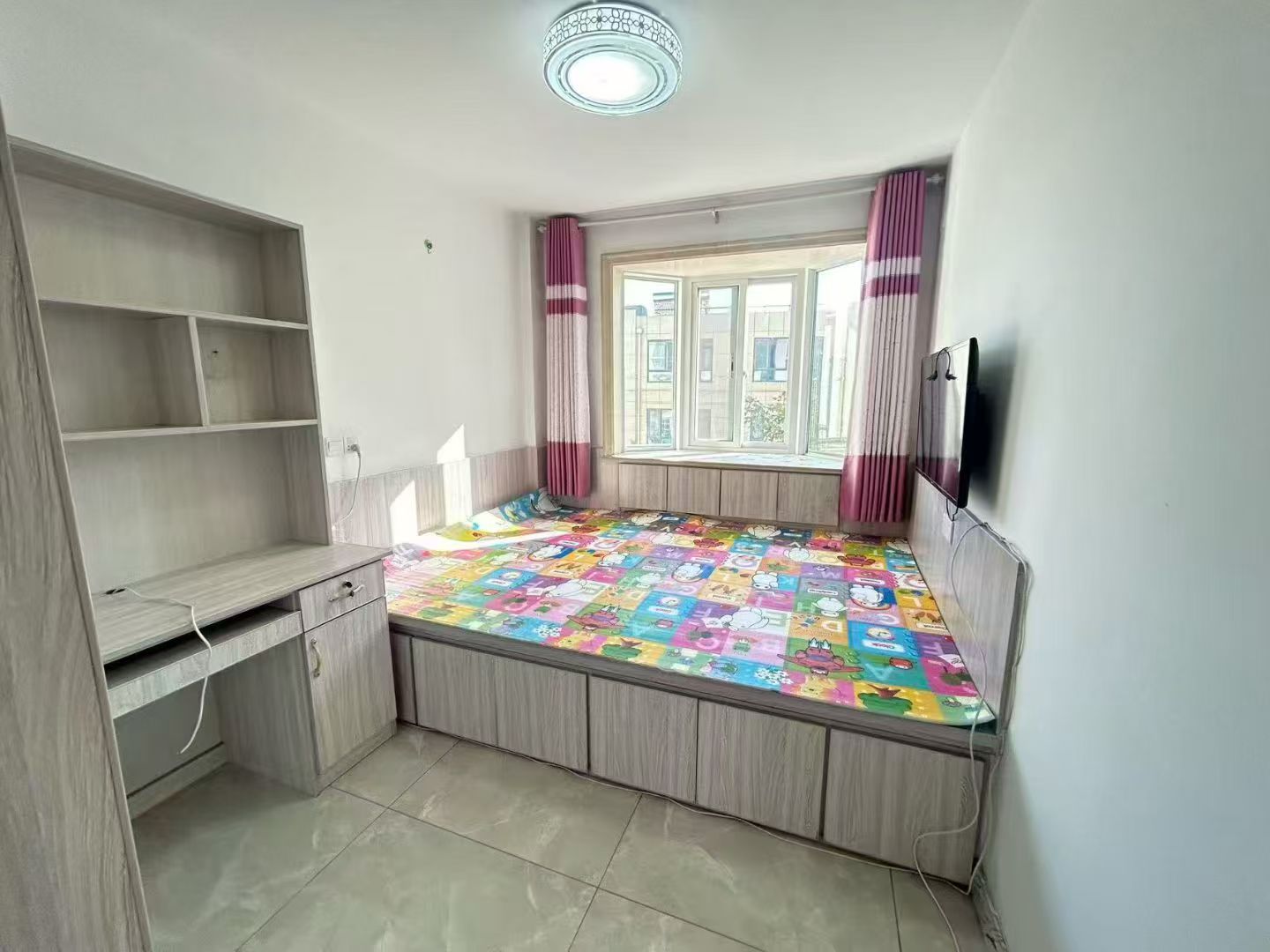 @900/月，銀海綠洲，3樓