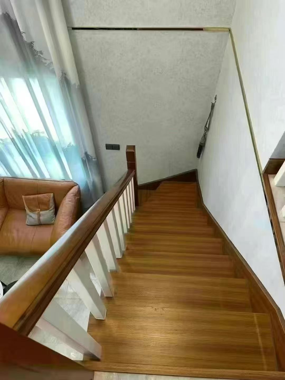 新一中旁上海豪庭復(fù)式147平四室兩衛(wèi)豪華裝修96.8萬 新一中旁上海豪庭復(fù)式147平四室兩衛(wèi)豪華裝修96.8萬