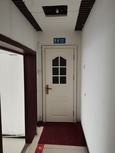 7天連鎖酒店樓下的臨街門市房出租 7天連鎖酒店樓下的臨街門市房出租