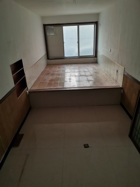 7天連鎖酒店樓下的臨街門市房出租 7天連鎖酒店樓下的臨街門市房出租