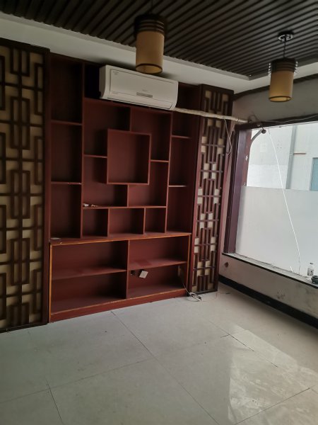 7天連鎖酒店樓下的臨街門市房出租 7天連鎖酒店樓下的臨街門市房出租