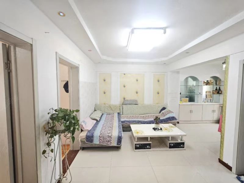 小博士幼兒園對面，二中附近有房出售