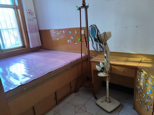 西樓街50號居民樓出租！大潤發(fā)西