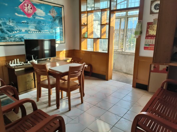 西樓街50號居民樓出租！大潤發(fā)西