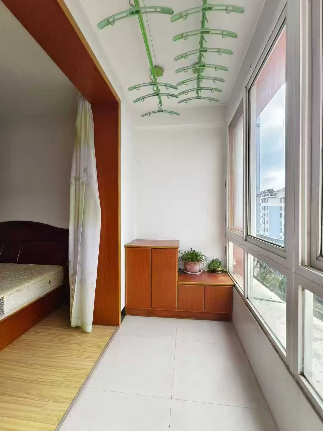 陽(yáng)光小區(qū)五樓頂二111平南三室26.8萬(wàn) 陽(yáng)光小區(qū)五樓頂二111平南三室26.8萬(wàn)