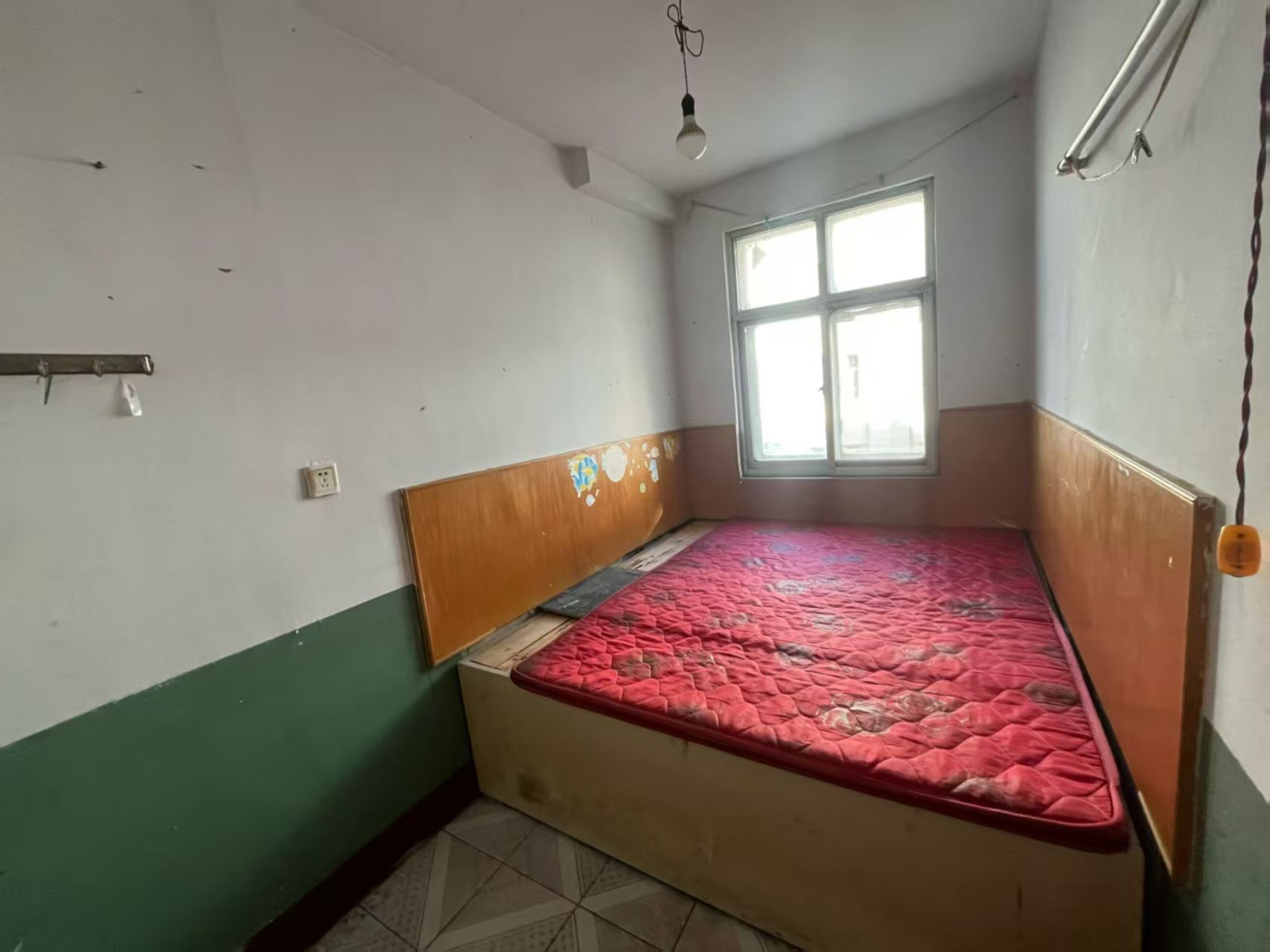 河南水產(chǎn)附近緊鄰爬山街貼地二樓70平15.8萬(wàn) 河南水產(chǎn)附近緊鄰爬山街貼地二樓70平15.8萬(wàn)