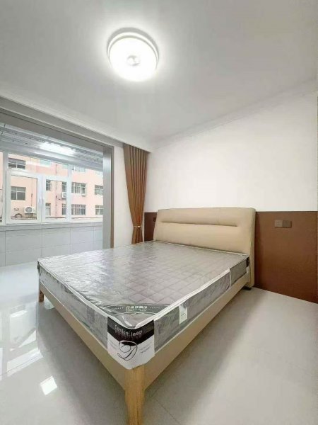 龍山路南多層住人二樓 124.13平三室32萬 龍山路南多層住人二樓 124.13平三室32萬