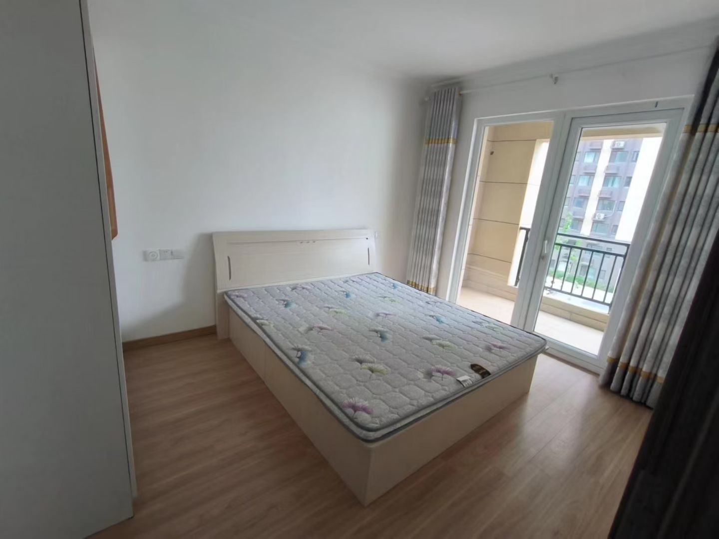 @1600/月，棲鳳臺，3室2衛(wèi)