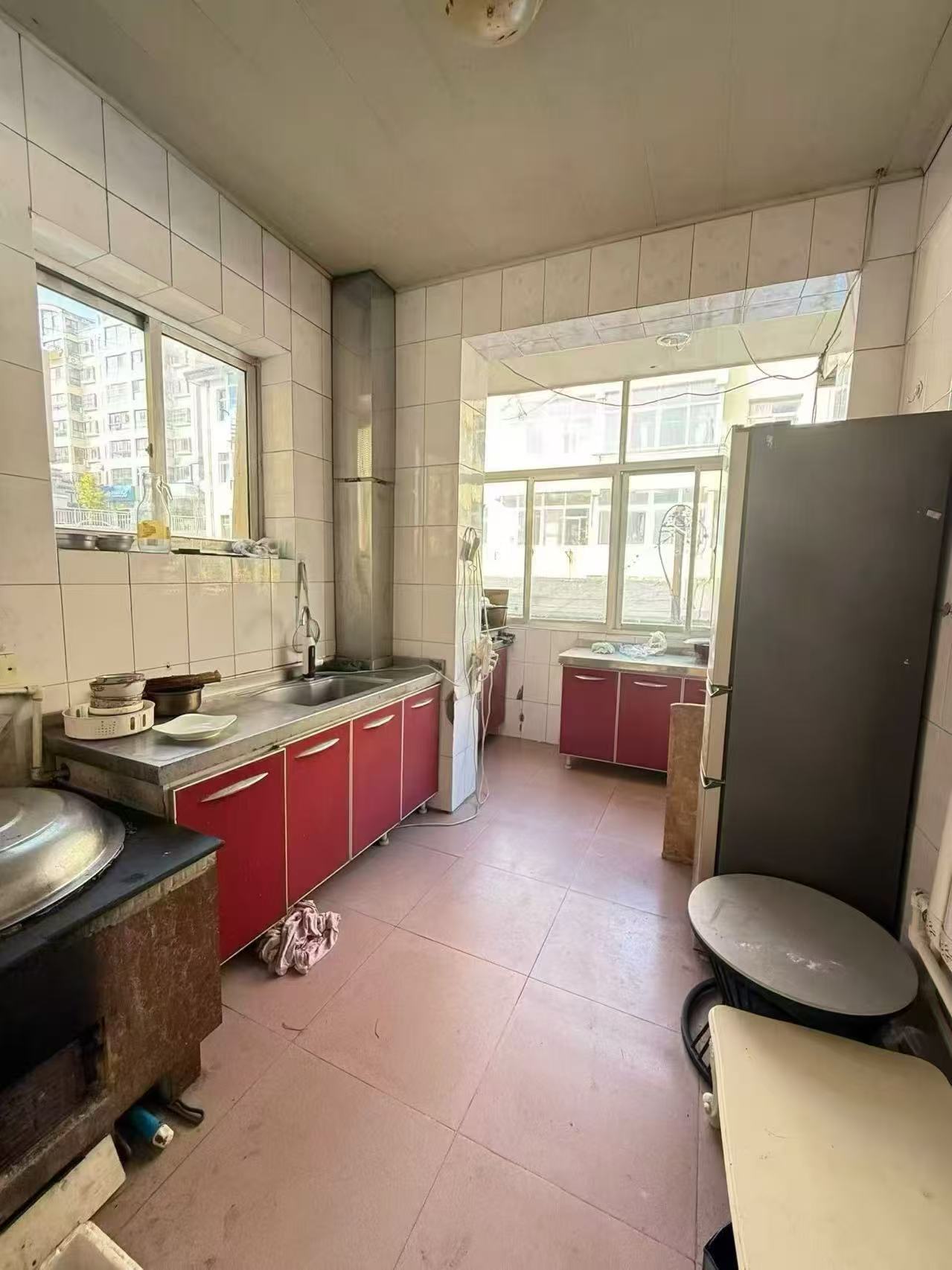 城北街無坡貼地2樓 三室有大鍋暖炕 89.07平16.8 萬 城北街無坡貼地2樓 三室有大鍋暖炕 89.07平16.8 萬