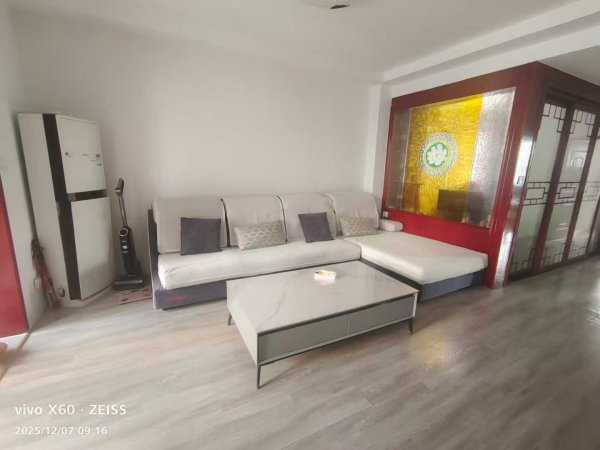 御臨華府電梯4樓125平三室兩衛(wèi)58.8萬(wàn) 御臨華府電梯4樓125平三室兩衛(wèi)58.8萬(wàn)