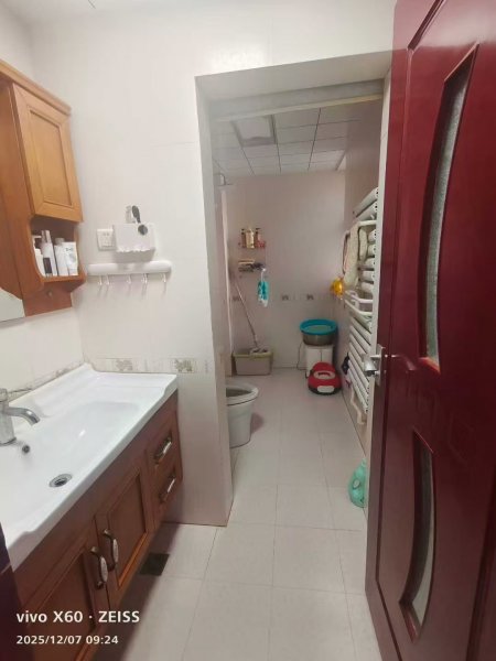 御臨華府電梯4樓125平三室兩衛(wèi)58.8萬(wàn) 御臨華府電梯4樓125平三室兩衛(wèi)58.8萬(wàn)