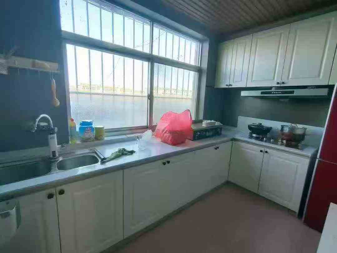 不愛爬樓梯的房南山街貼地一樓82平方三室17.8萬 不愛爬樓梯的房南山街貼地一樓82平方三室17.8萬