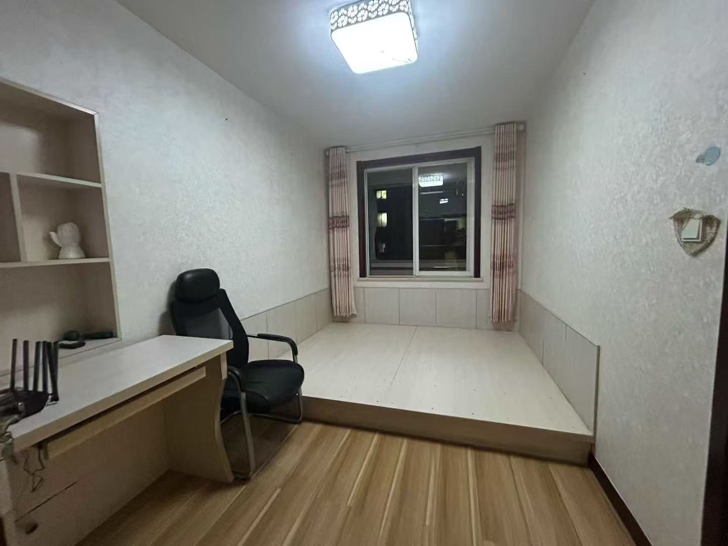 昆崳新城澆筑樓4樓115平三室28.8萬 昆崳新城澆筑樓4樓115平三室28.8萬