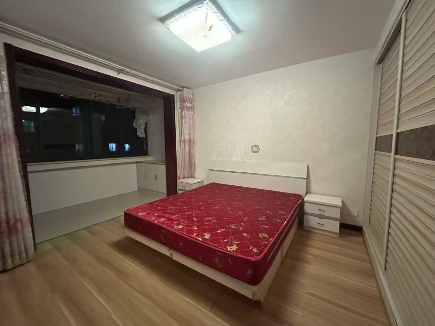 昆崳新城澆筑樓4樓115平三室28.8萬 昆崳新城澆筑樓4樓115平三室28.8萬