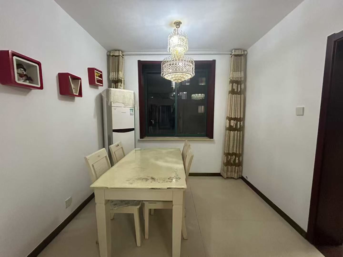 昆崳新城澆筑樓4樓115平三室28.8萬 昆崳新城澆筑樓4樓115平三室28.8萬