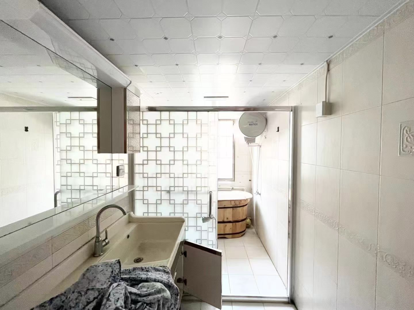 @市里天福路，160平，出租:1500