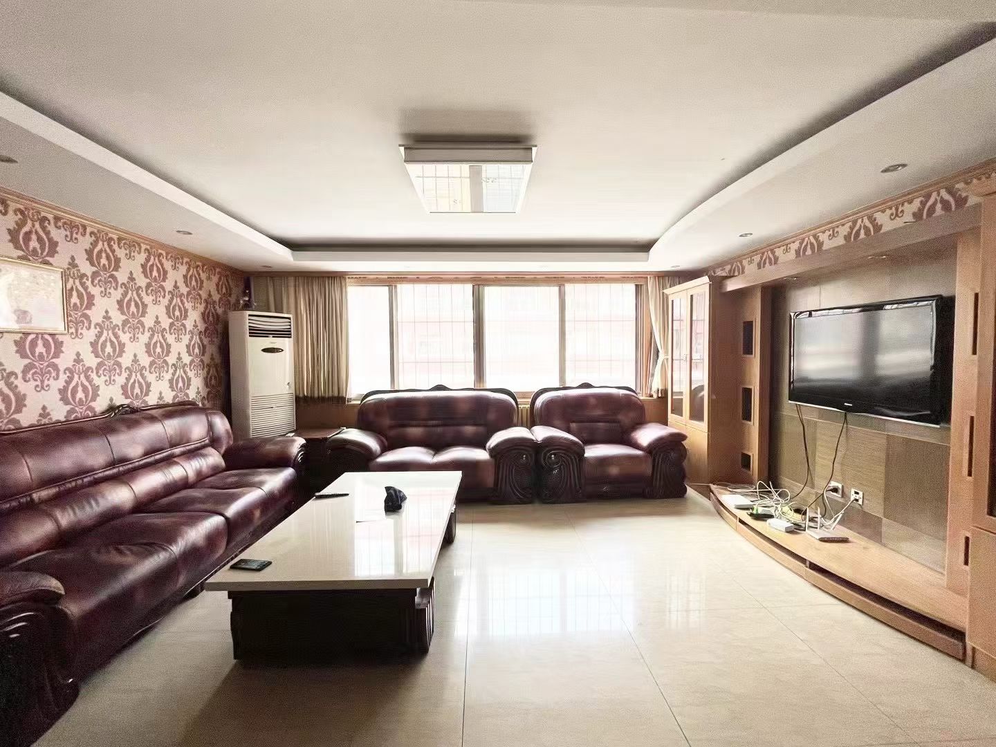 @市里天福路，160平，出租:1500