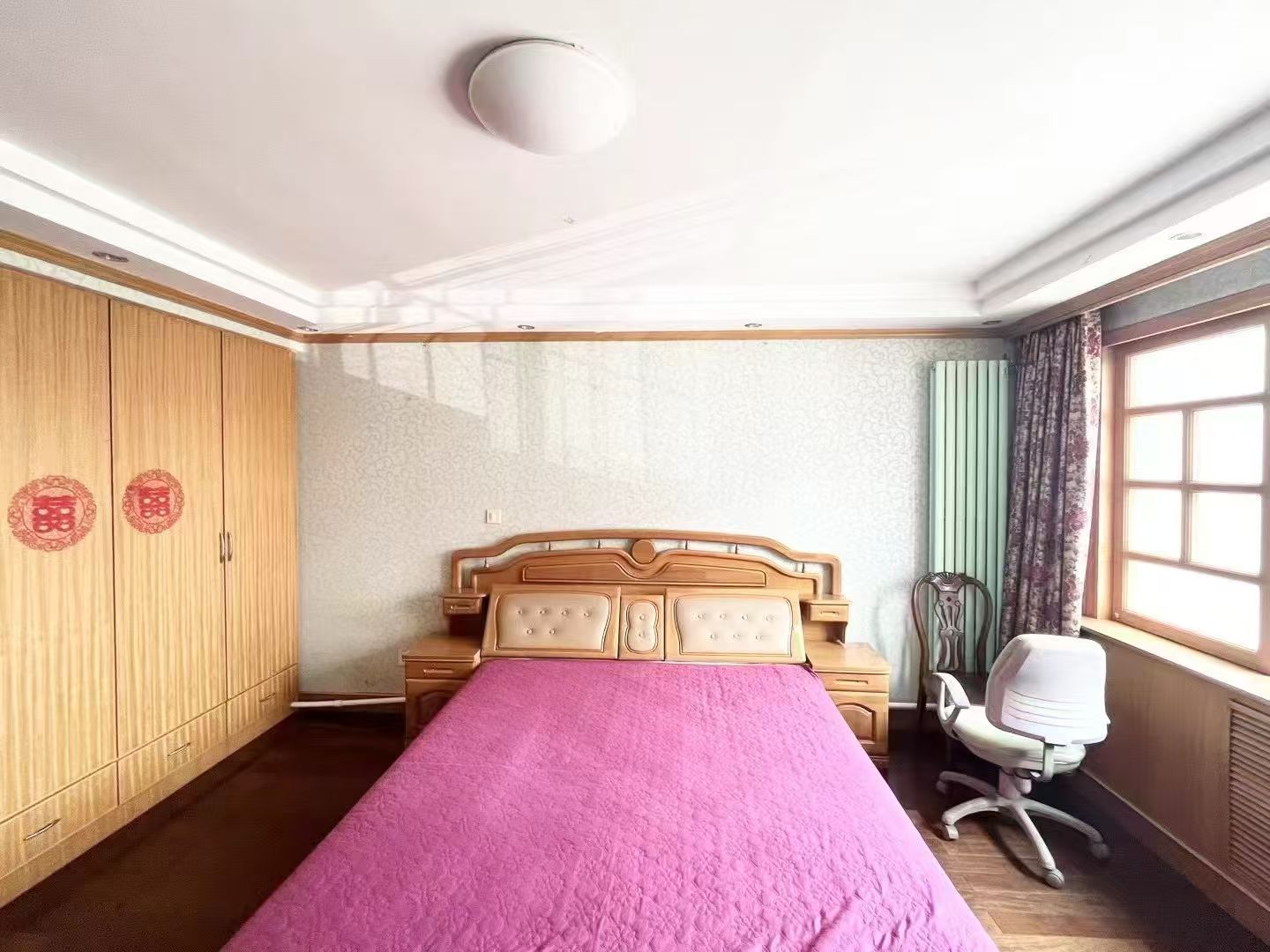 石馬街南天福社區(qū)一樓160平三室兩衛(wèi)家具家電齊全1500元 石馬街南天福社區(qū)一樓160平三室兩衛(wèi)家具家電齊全1500元