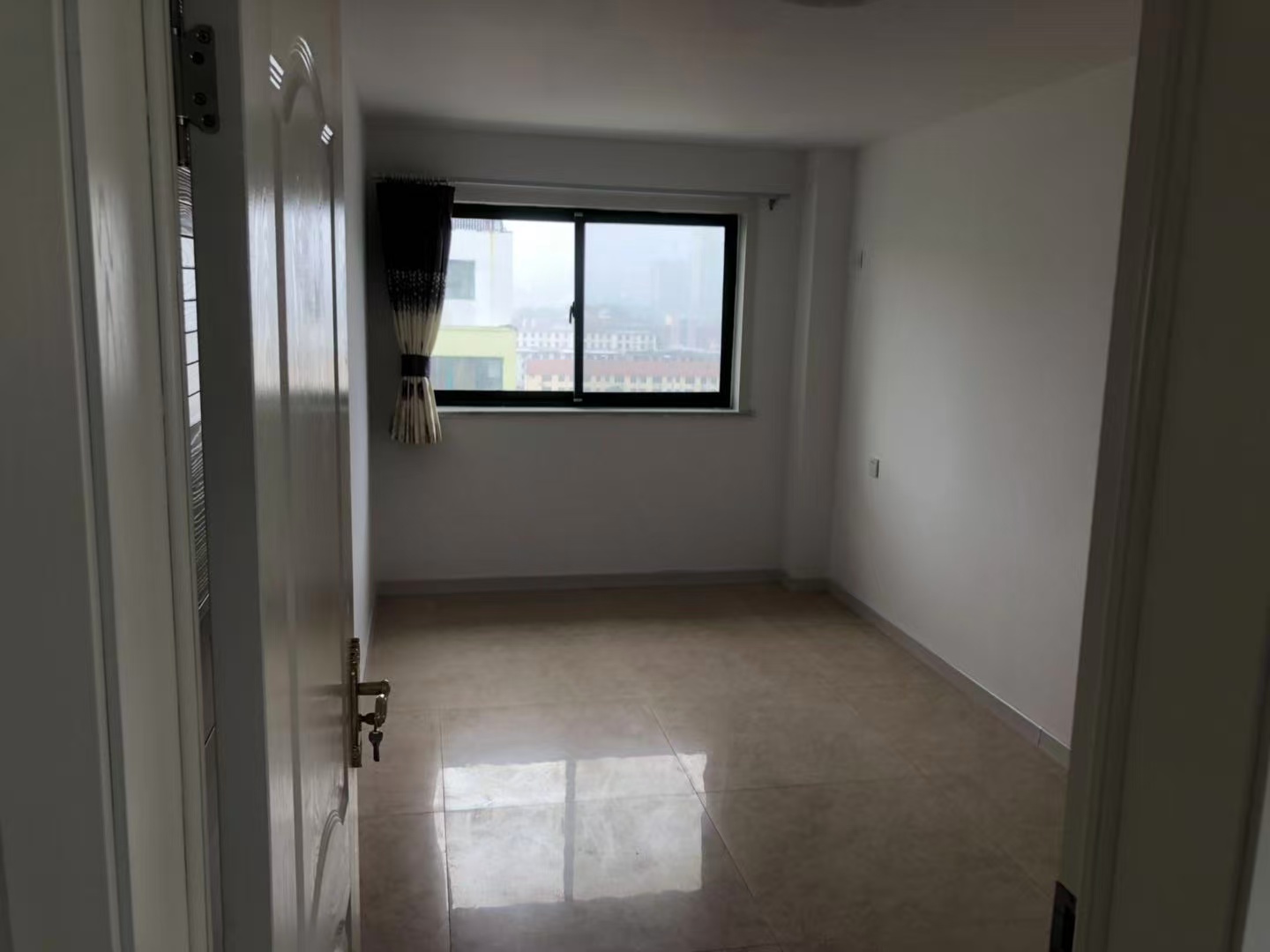 二中+文峰**，文山花園，適合給孩子上學(xué)用，位置好方便出租，