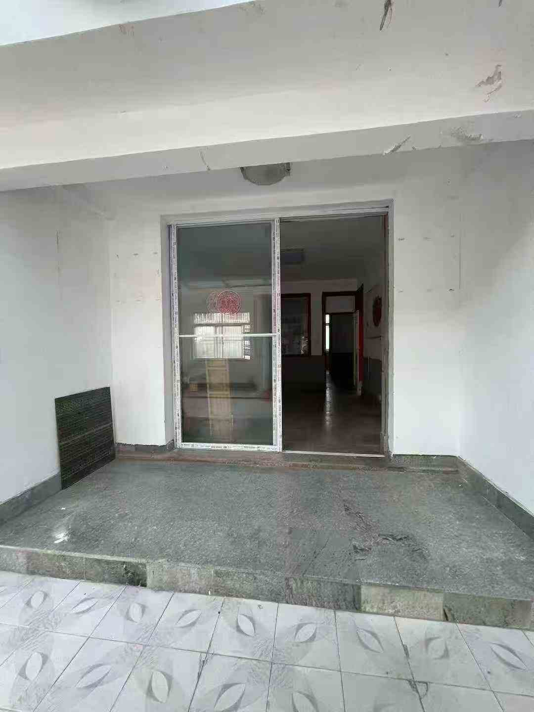 一樓帶院毛坯116平大院子南開門停車方便35萬 一樓帶院毛坯116平大院子南開門停車方便35萬