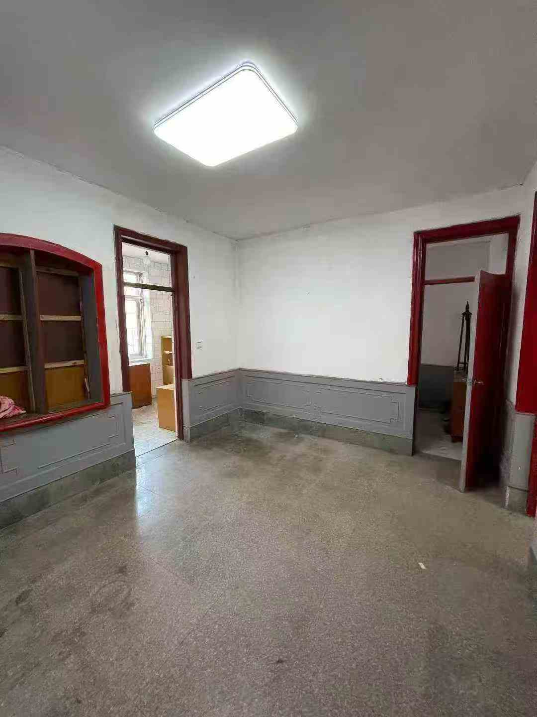 一樓帶院毛坯116平大院子南開門停車方便35萬 一樓帶院毛坯116平大院子南開門停車方便35萬