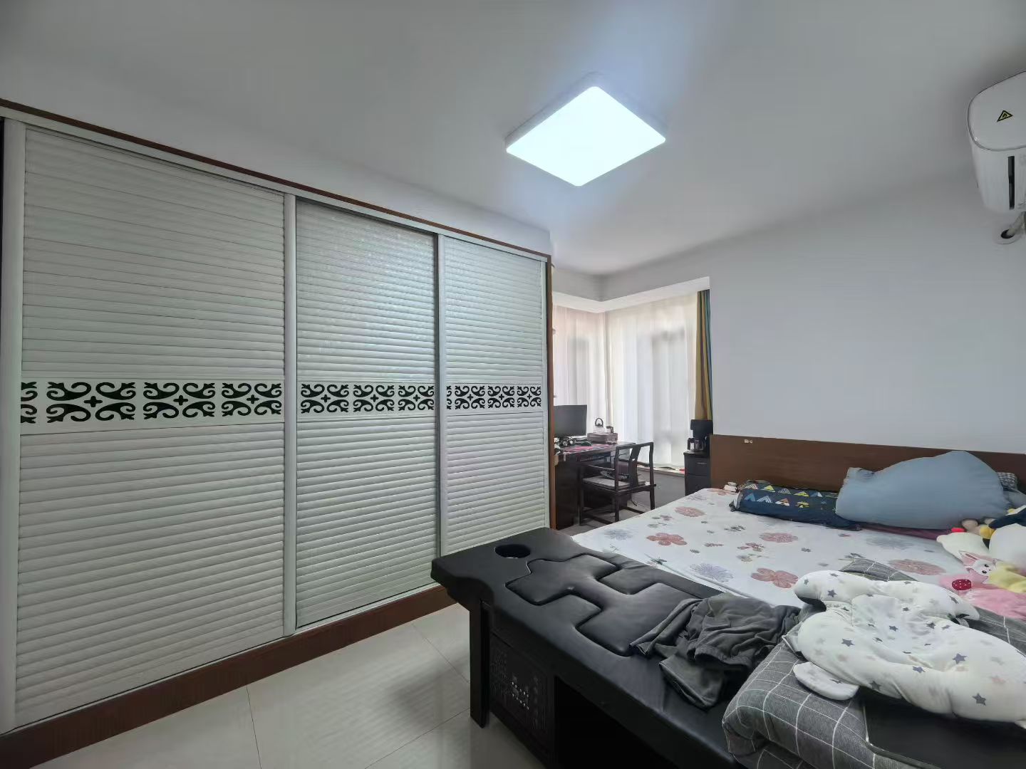 銀海綠洲龍溪苑住人一樓東邊戶139.71平三室兩衛(wèi)45.8萬 銀海綠洲龍溪苑住人一樓東邊戶139.71平三室兩衛(wèi)45.8萬