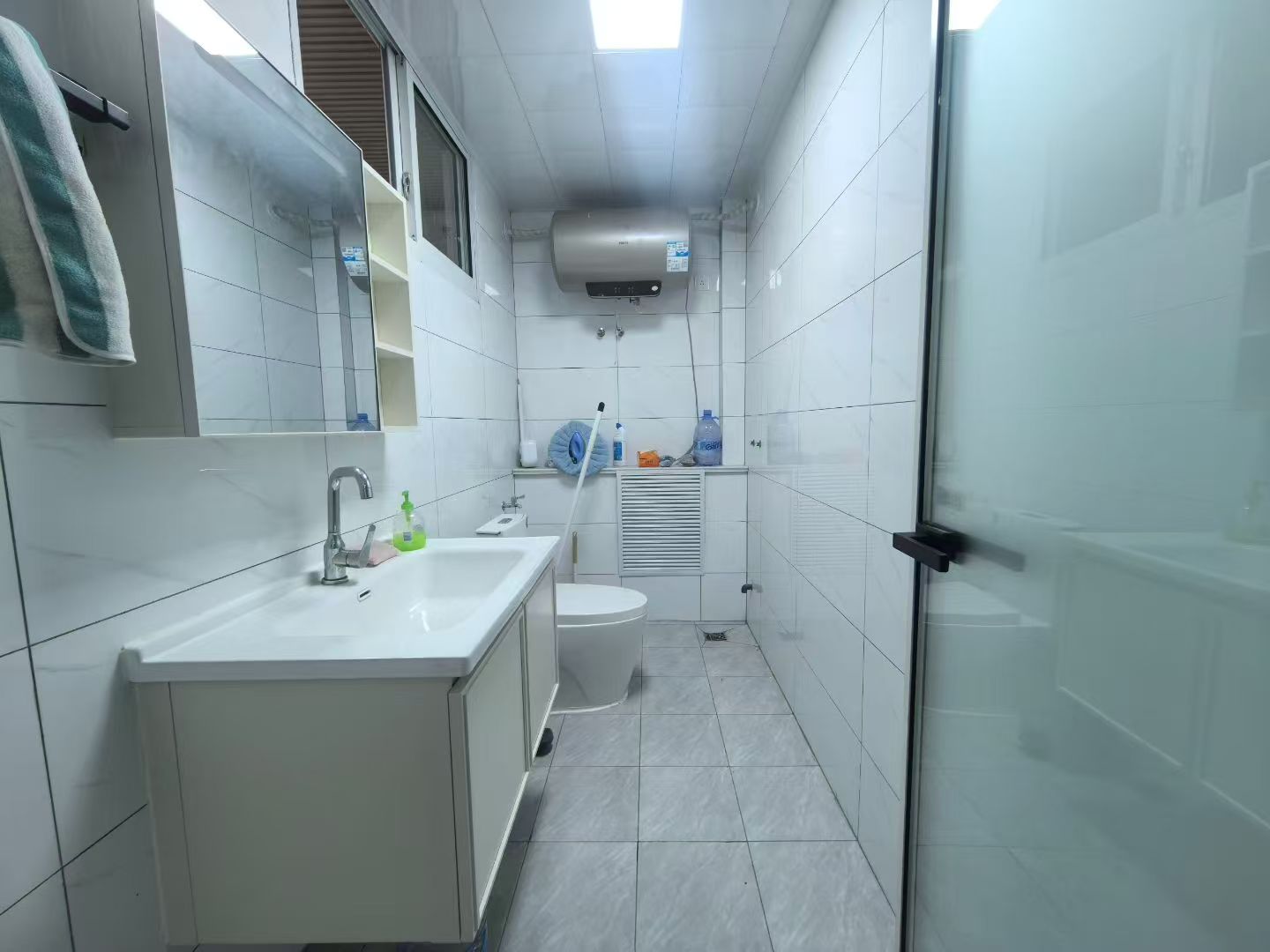 銀海綠洲門(mén)市房上下一共112平有地暖 有房證45.8萬(wàn) 銀海綠洲門(mén)市房上下一共112平有地暖 有房證45.8萬(wàn)