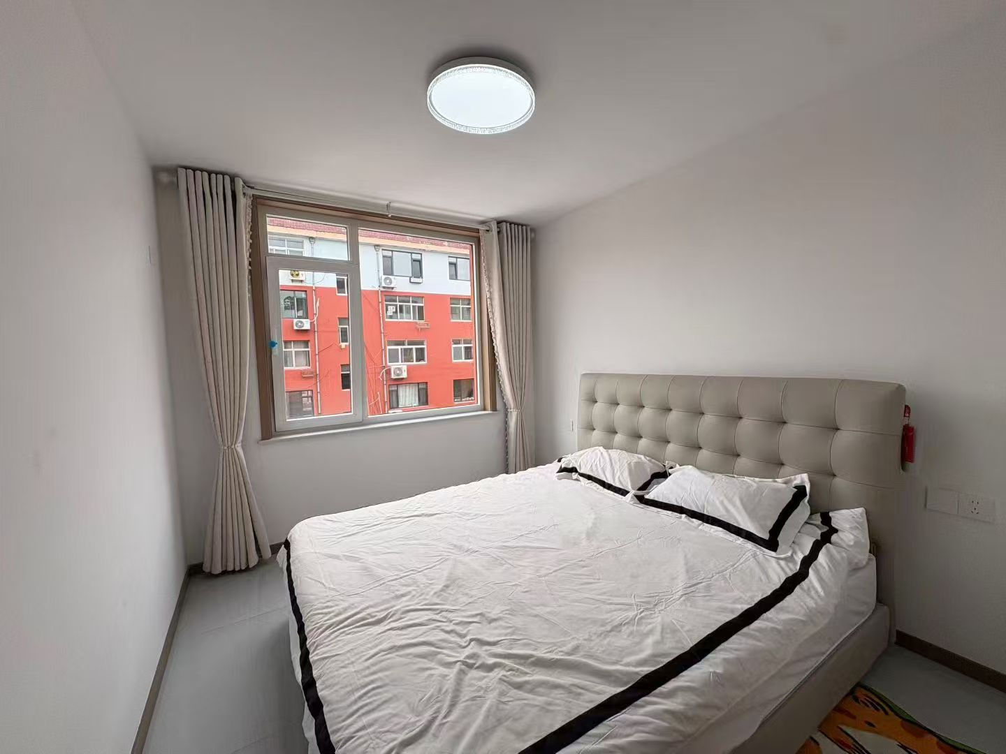 燕南街無坡三樓南三室精裝102平33.8萬 燕南街無坡三樓南三室精裝102平33.8萬