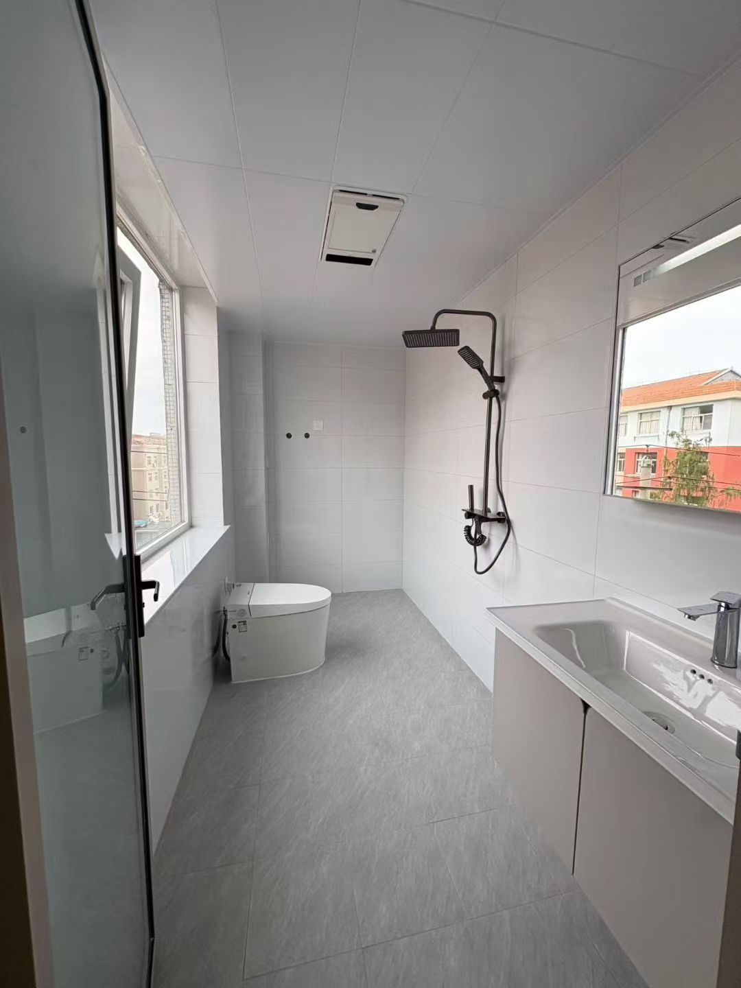 燕南街無坡三樓南三室精裝102平33.8萬 燕南街無坡三樓南三室精裝102平33.8萬