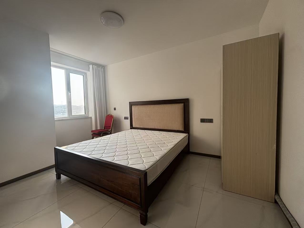 @@出租1300/月，梧桐學(xué)府，電梯好樓層