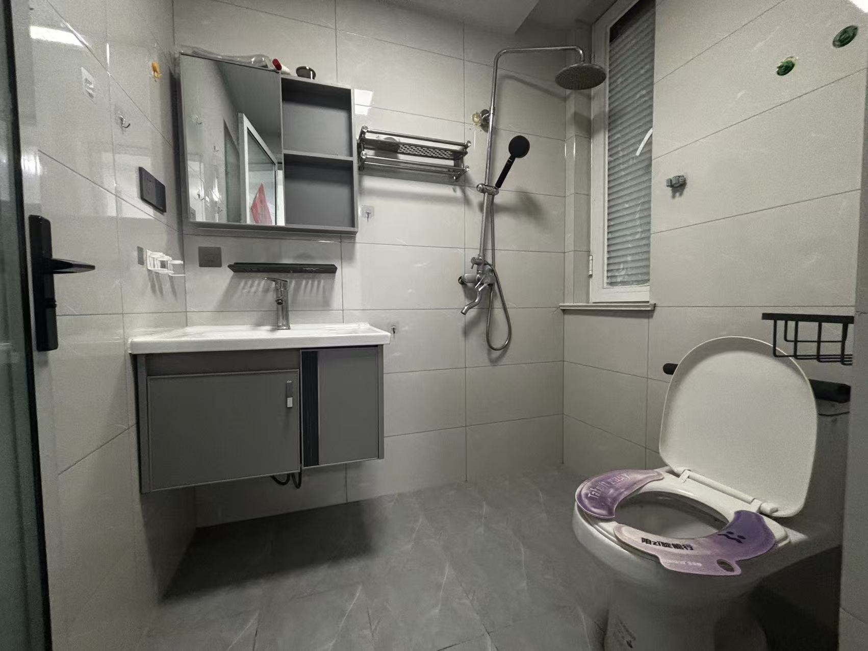 @@出租1300/月，梧桐學(xué)府，電梯好樓層