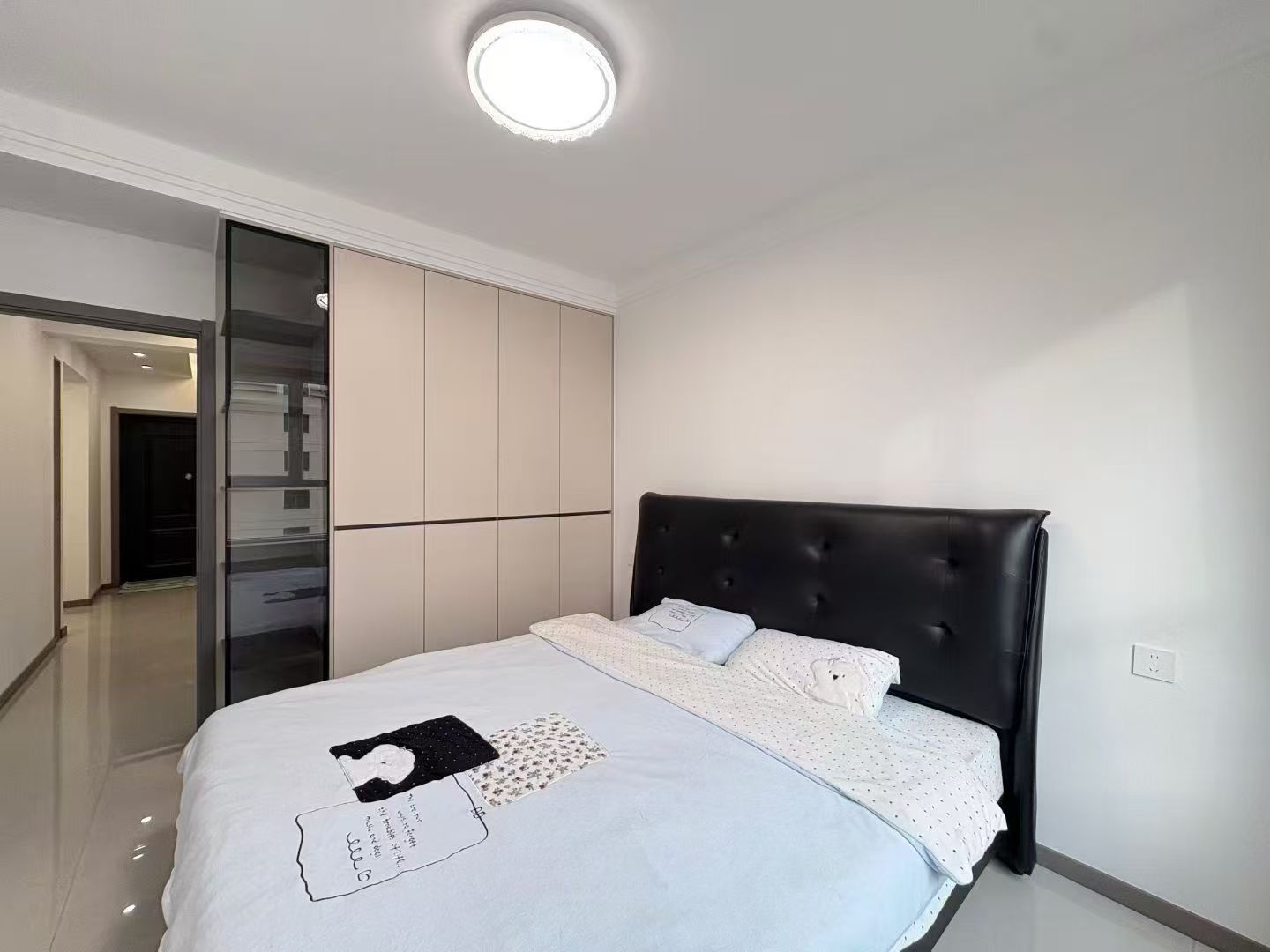 德紅世紀(jì)華府22樓精美三室89.58平39.8萬 德紅世紀(jì)華府22樓精美三室89.58平39.8萬