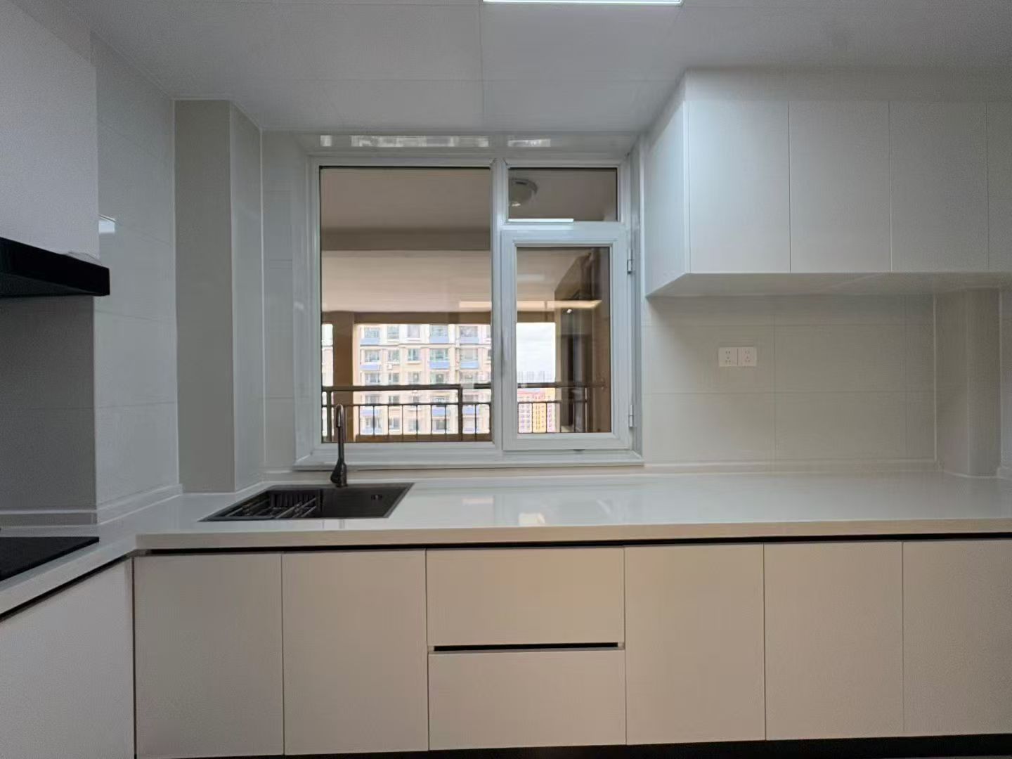 德紅世紀(jì)華府22樓精美三室89.58平39.8萬 德紅世紀(jì)華府22樓精美三室89.58平39.8萬