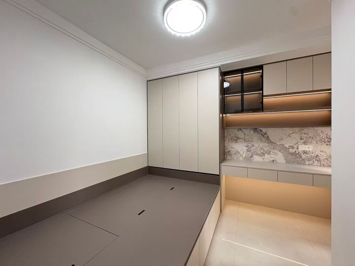 德紅世紀(jì)華府22樓精美三室89.58平39.8萬 德紅世紀(jì)華府22樓精美三室89.58平39.8萬